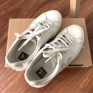 Veja Esplar Womens Extra White / Sable Trainers